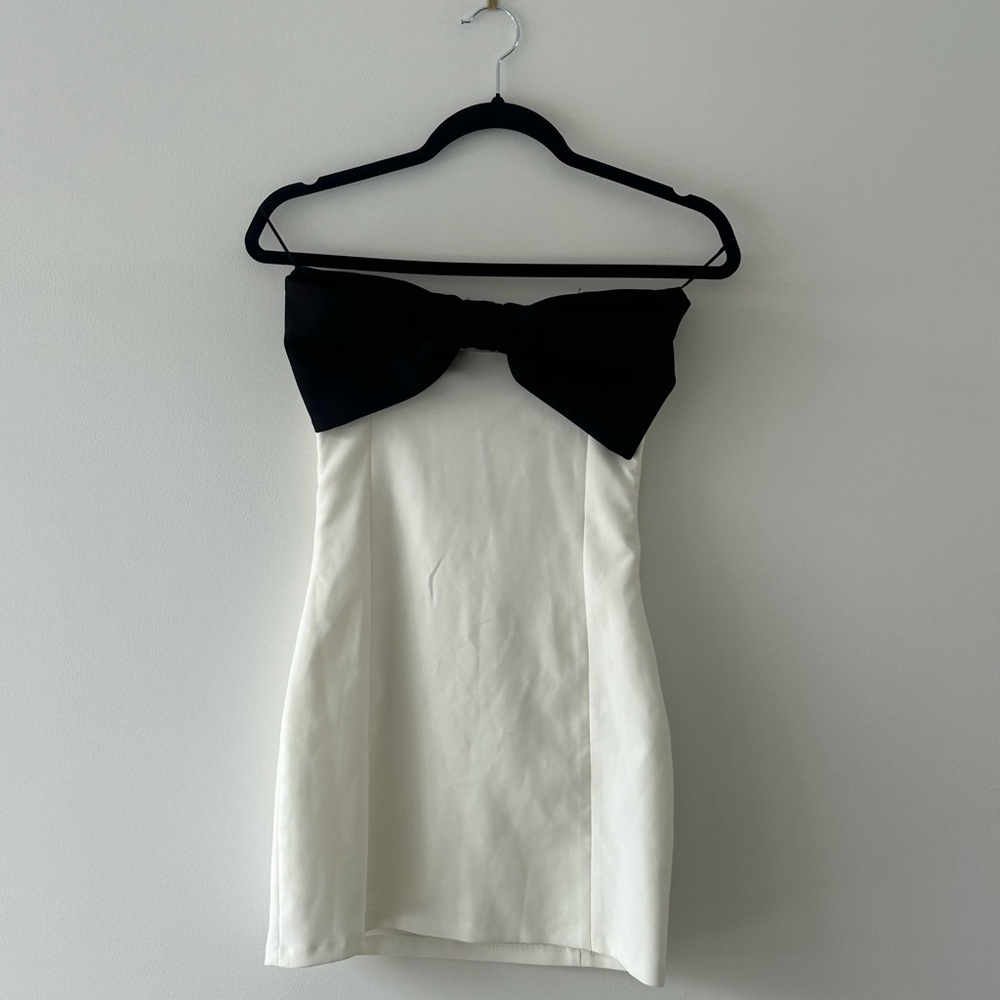 NWT Viral White and Black Zara Bow Dress